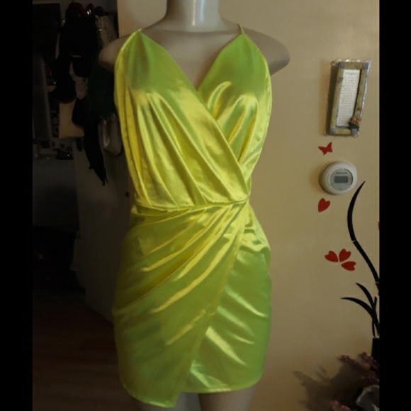 Dresses & Skirts - Lime Green Mini dress